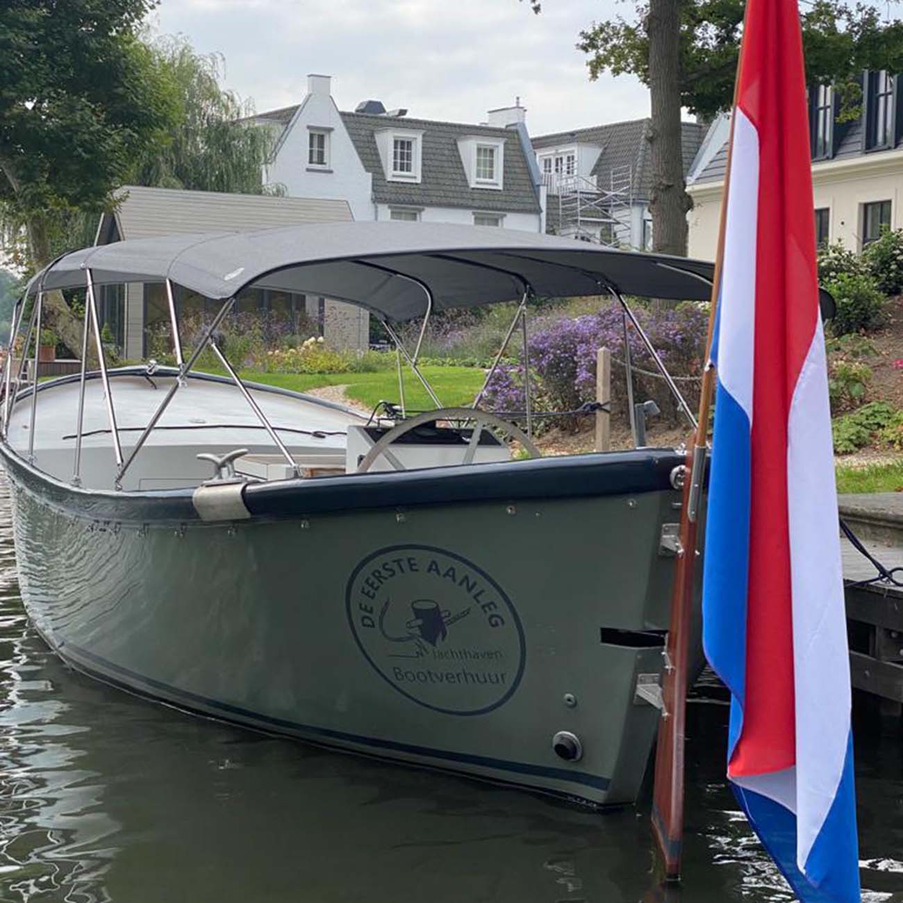 Reddingssloep van Jachthaven De Eerste Aanleg in Breukelen