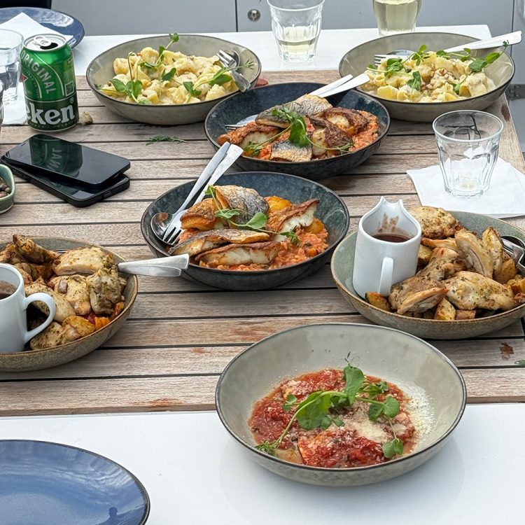 R_diner aan boord De Olifant